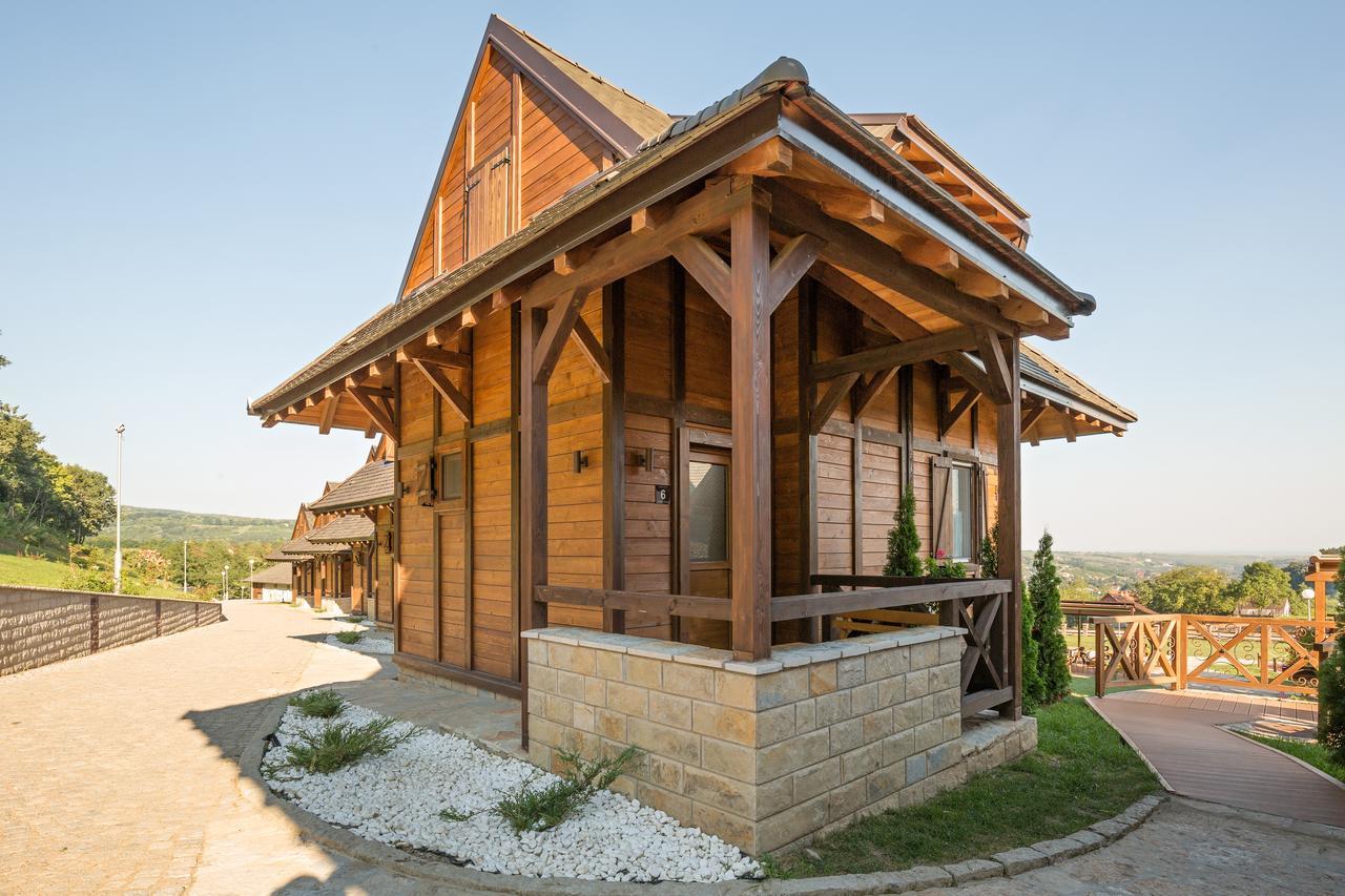 Etno Naselje Vrdnicka Kula Bed & Breakfast Vrdnik Dış mekan fotoğraf