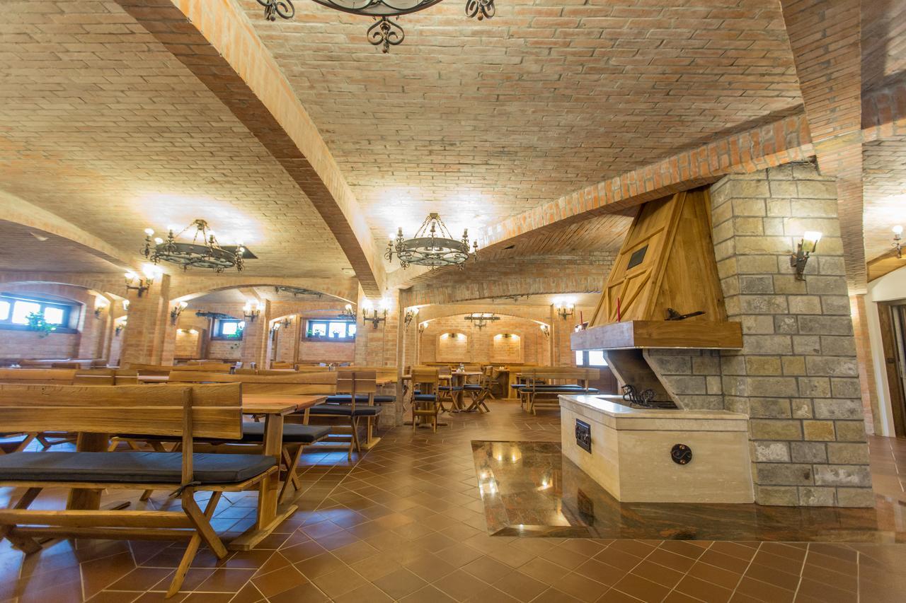 Etno Naselje Vrdnicka Kula Bed & Breakfast Vrdnik Dış mekan fotoğraf