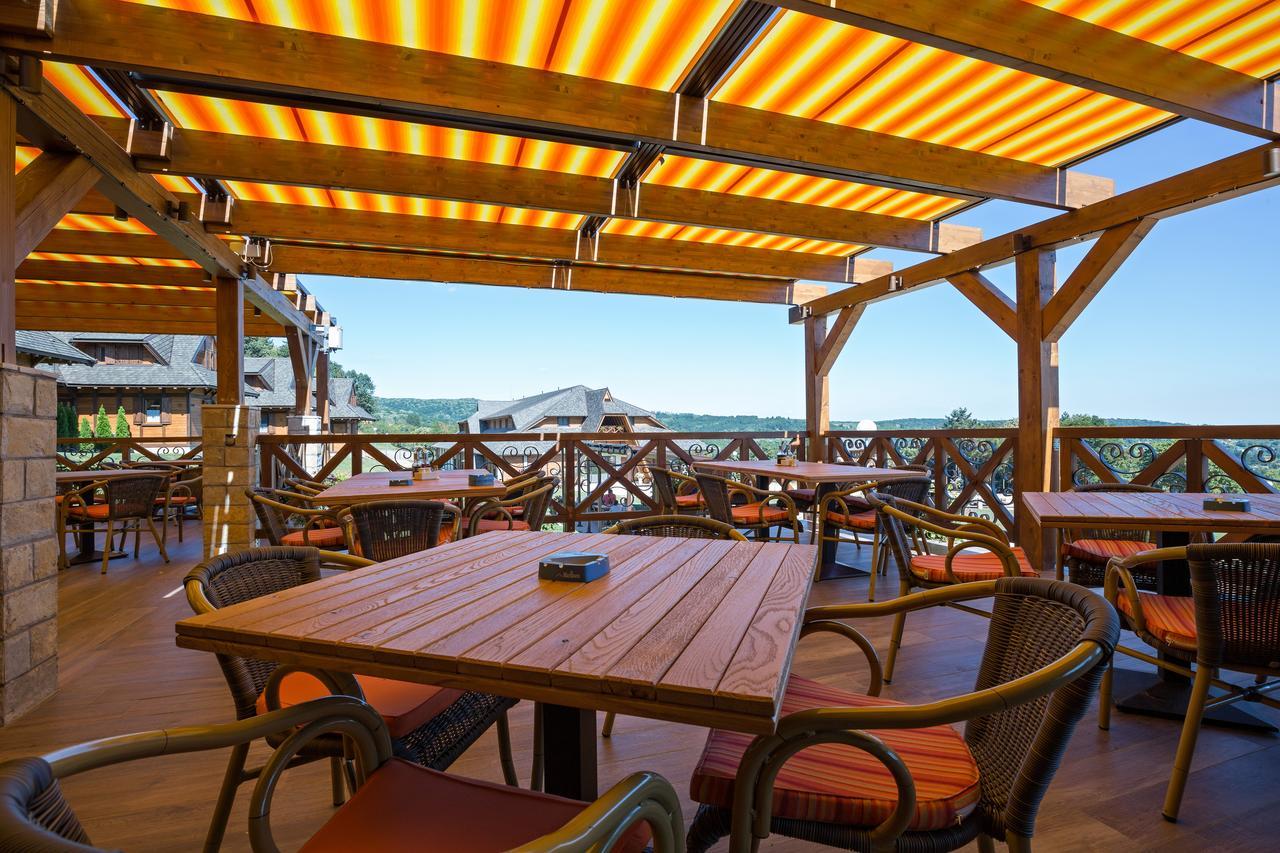 Etno Naselje Vrdnicka Kula Bed & Breakfast Vrdnik Dış mekan fotoğraf
